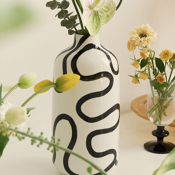 LAXAROSS™ Noir Élan Ceramic Vase - Image 2